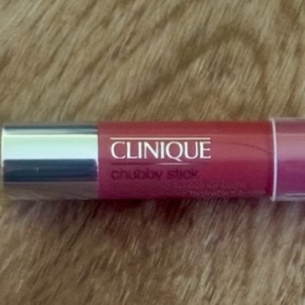 Clinique Chubby Stick Moisturizing Lip Color Balm 04 Mega Melon - Picture 4 of 6